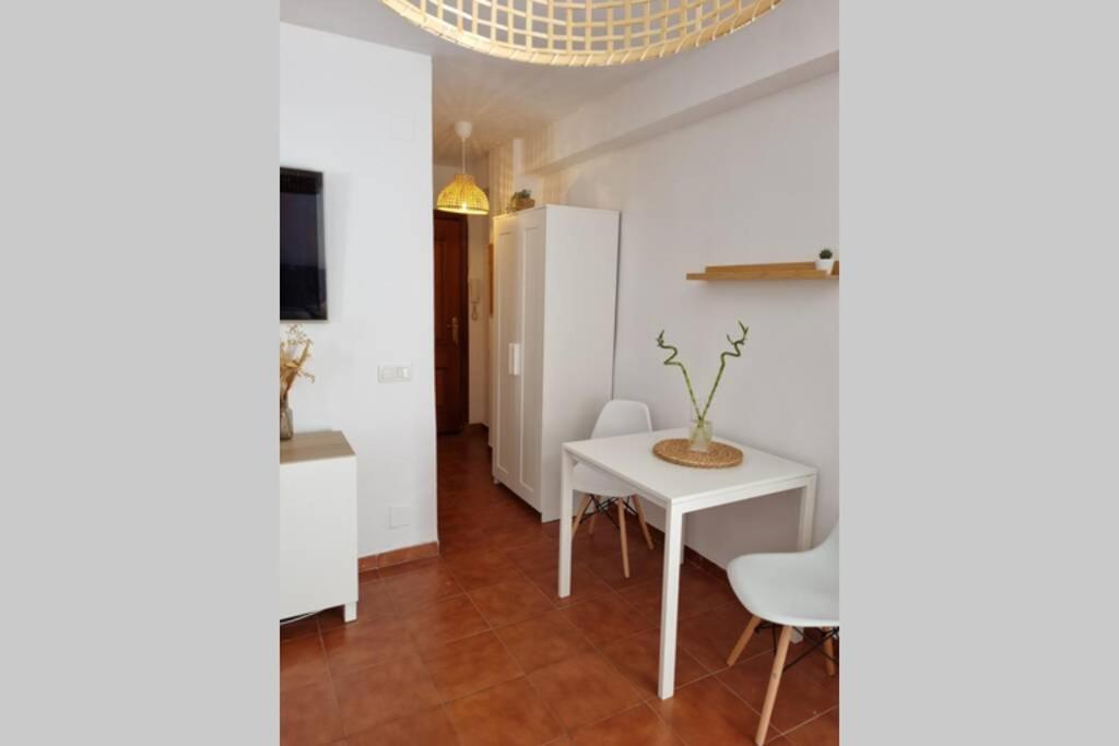 Precioso Apartamento En La Carihuela Торремолінос Екстер'єр фото